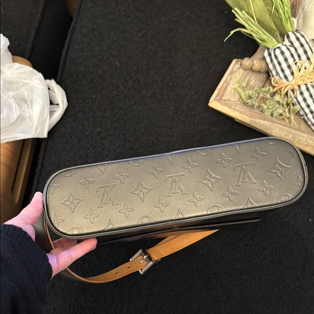 💯 Authentic Grey Louis Vuitton Monogram Shoulder Bag - Picture 6 of 12